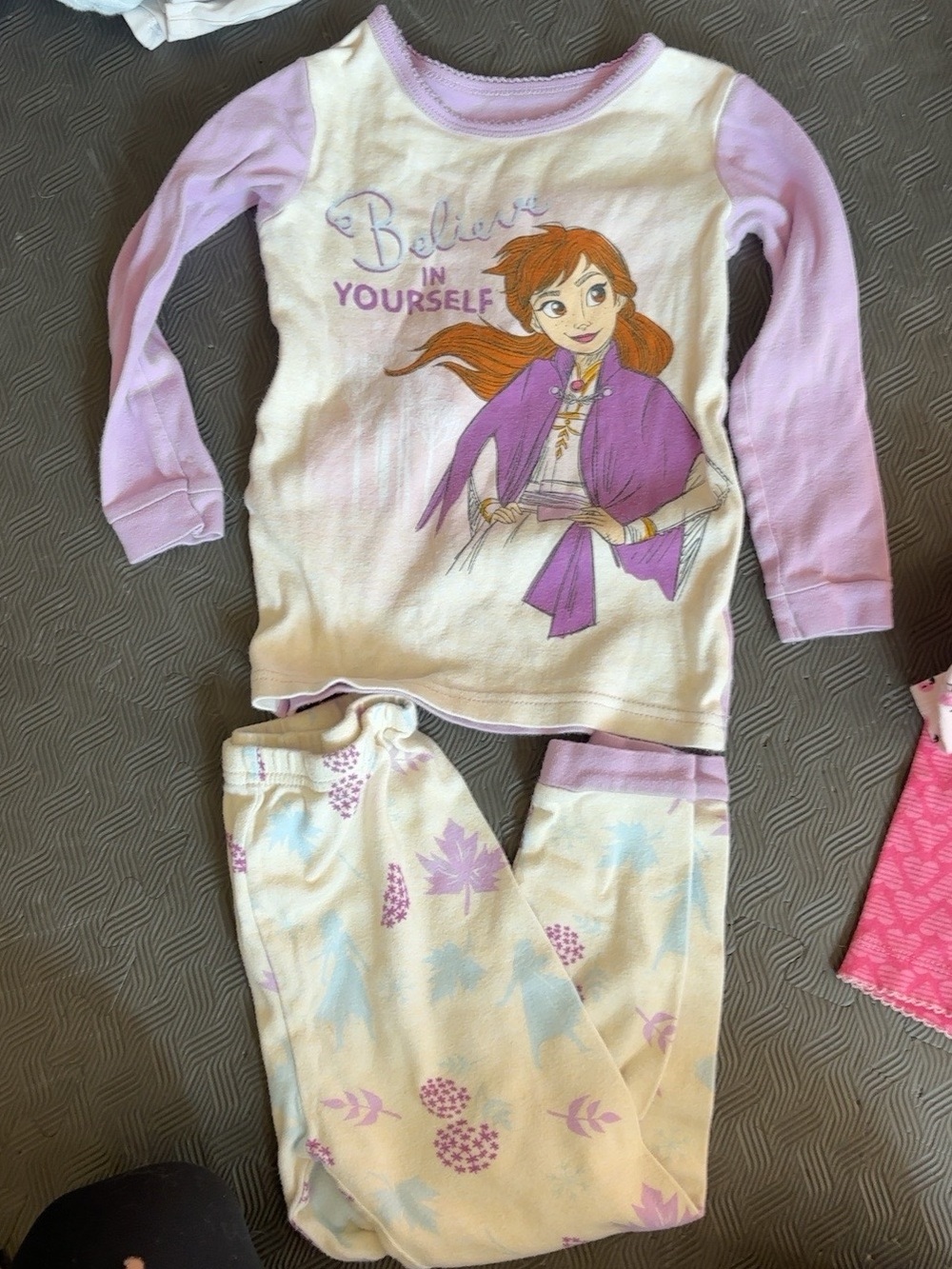 Frozen jammies 4T, no flaws